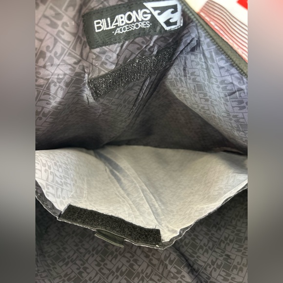 Billabong messenger bag. Size medium. Used mildly - Picture 6 of 9
